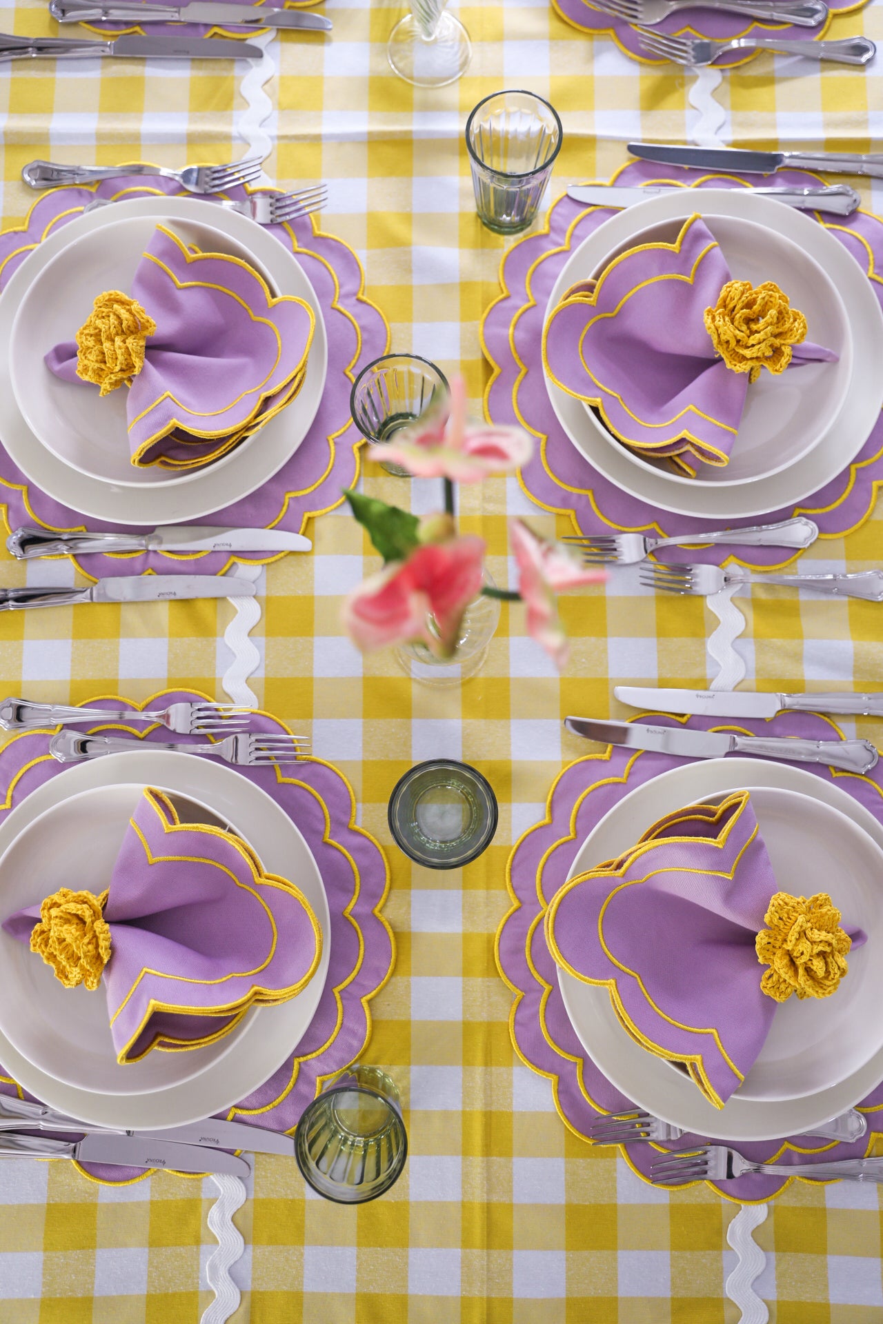Lilac Scallop Placemat + Napkin