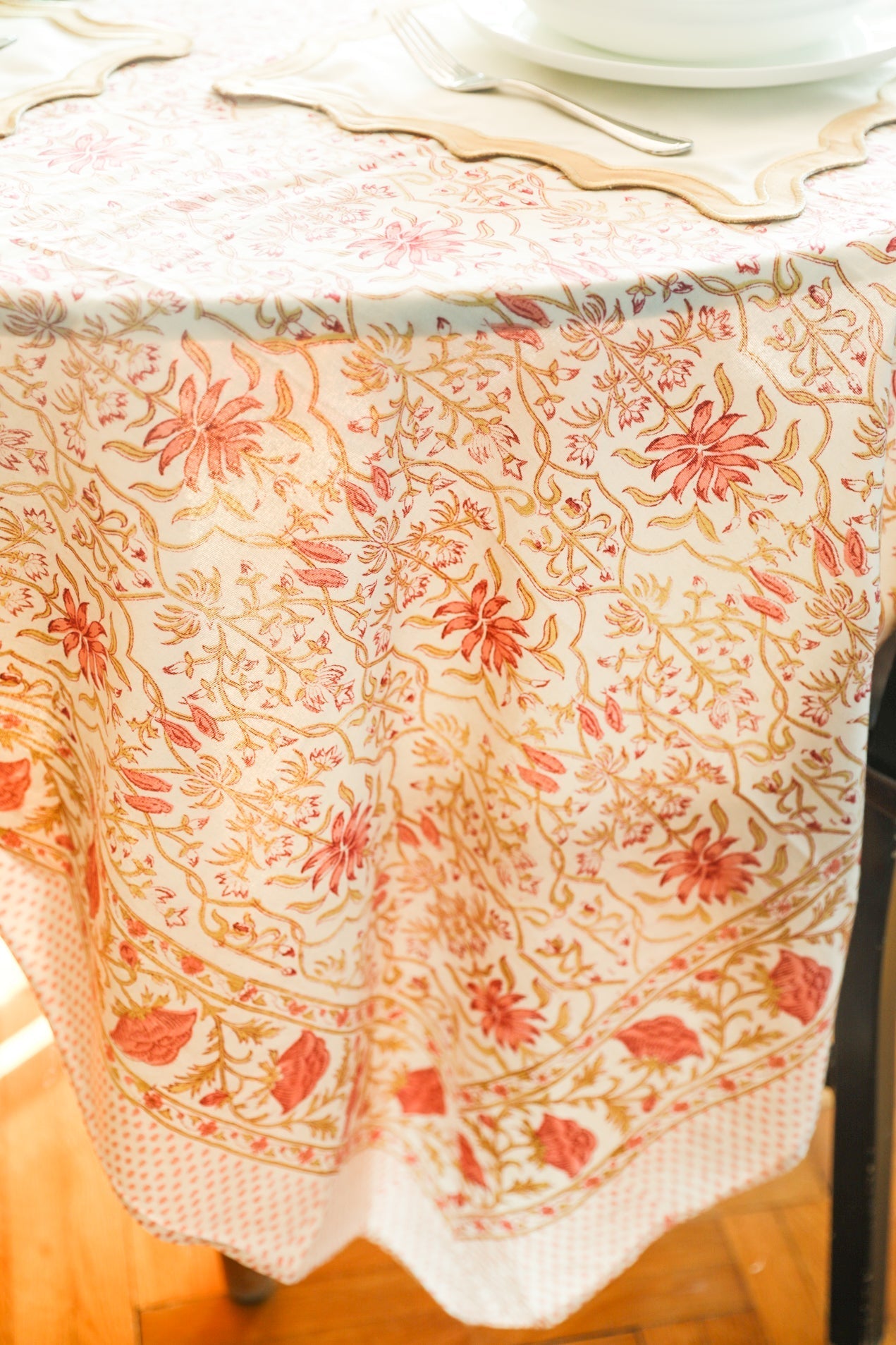 Lily Vine Tablecloth
