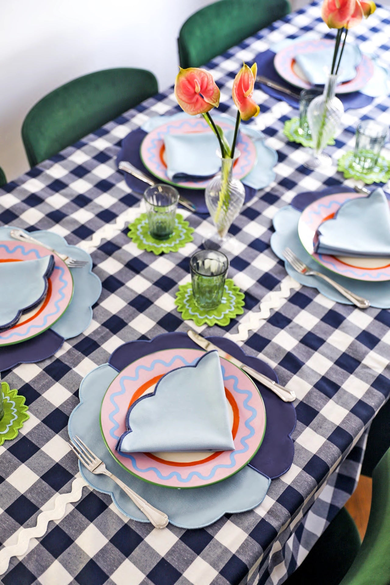 Bicolor Blue Scallop Placemat (Set of 4)