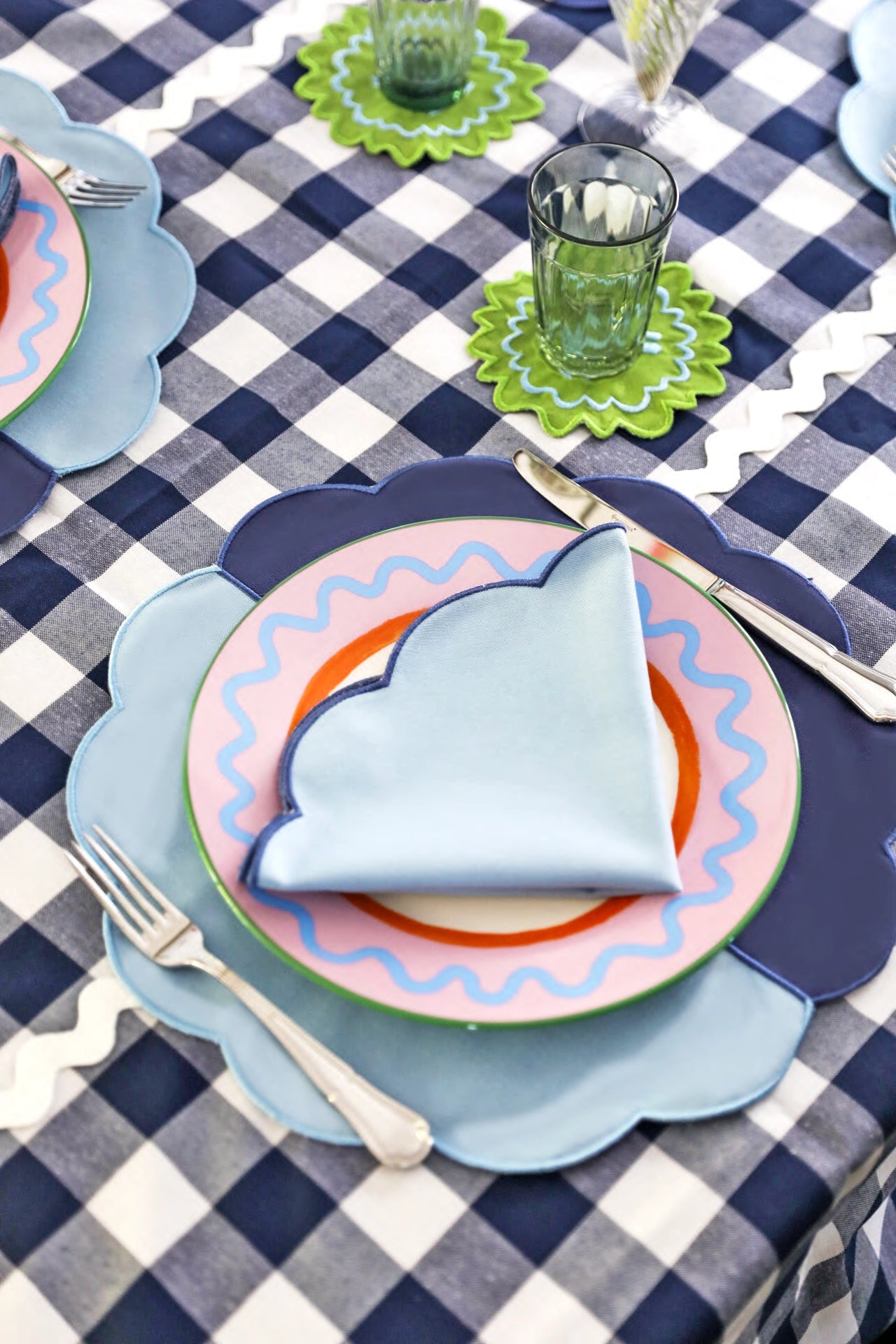 Bicolor Blue Scallop Placemat (Set of 4)