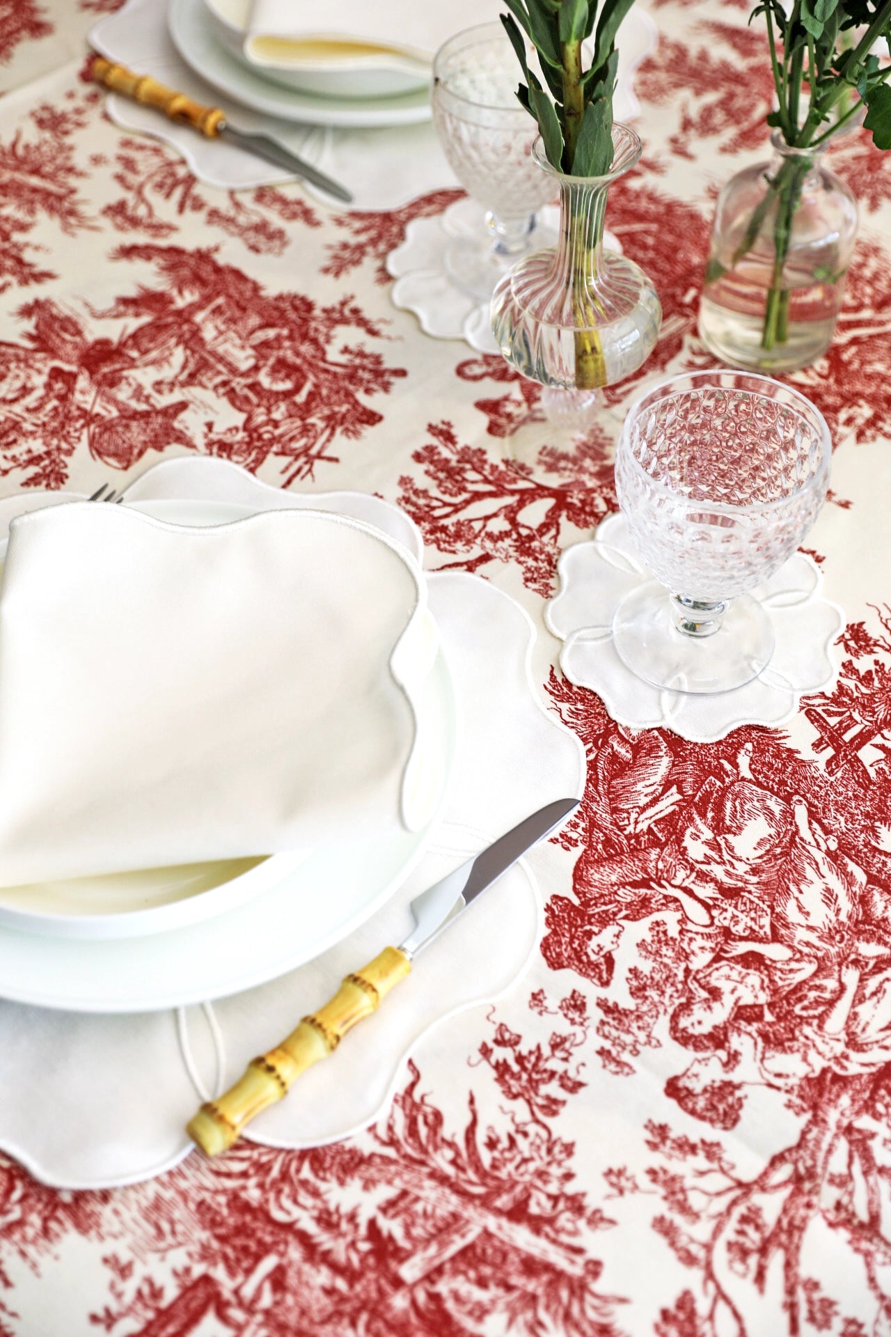 Crimson Toile Tablecloth