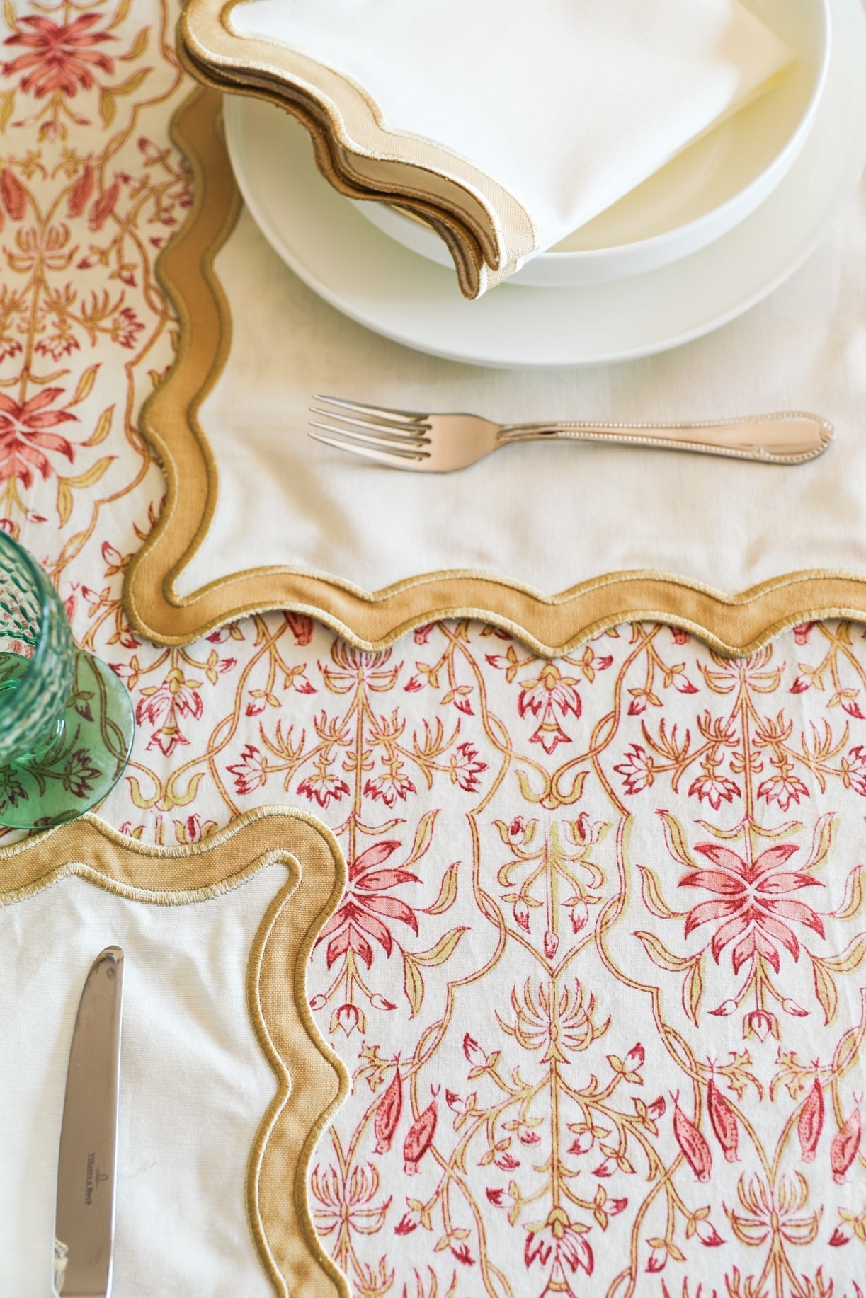 Lily Vine Tablecloth